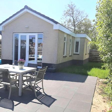 Huisje Britt Met Grote Tuin En Veel Privacy Dirkshorn Екстер'єр фото
