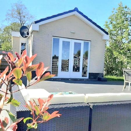 Huisje Britt Met Grote Tuin En Veel Privacy Dirkshorn Екстер'єр фото