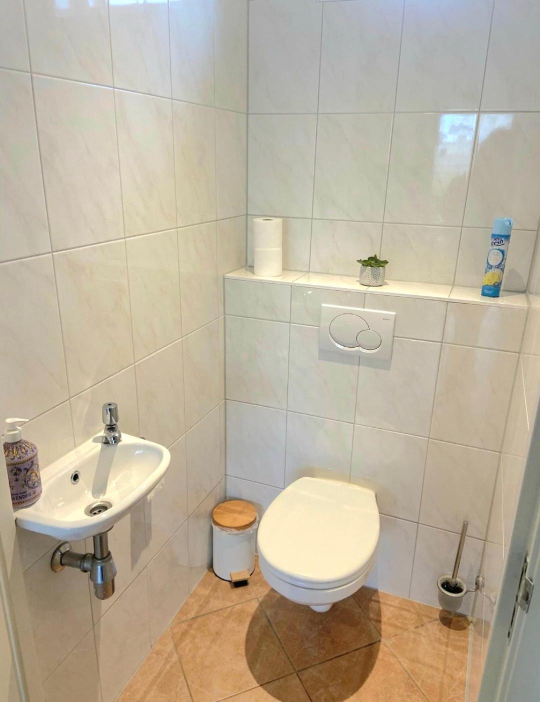 Huisje Britt Met Grote Tuin En Veel Privacy Dirkshorn Екстер'єр фото